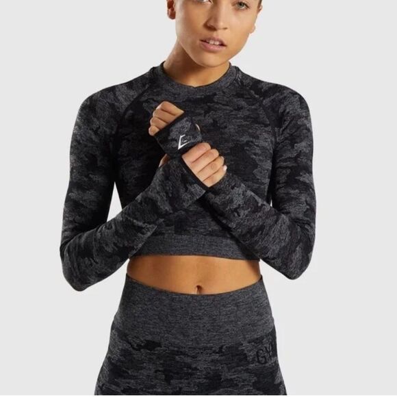 Adapt Seamless Camp Crop✨ - Picture 1 of 11